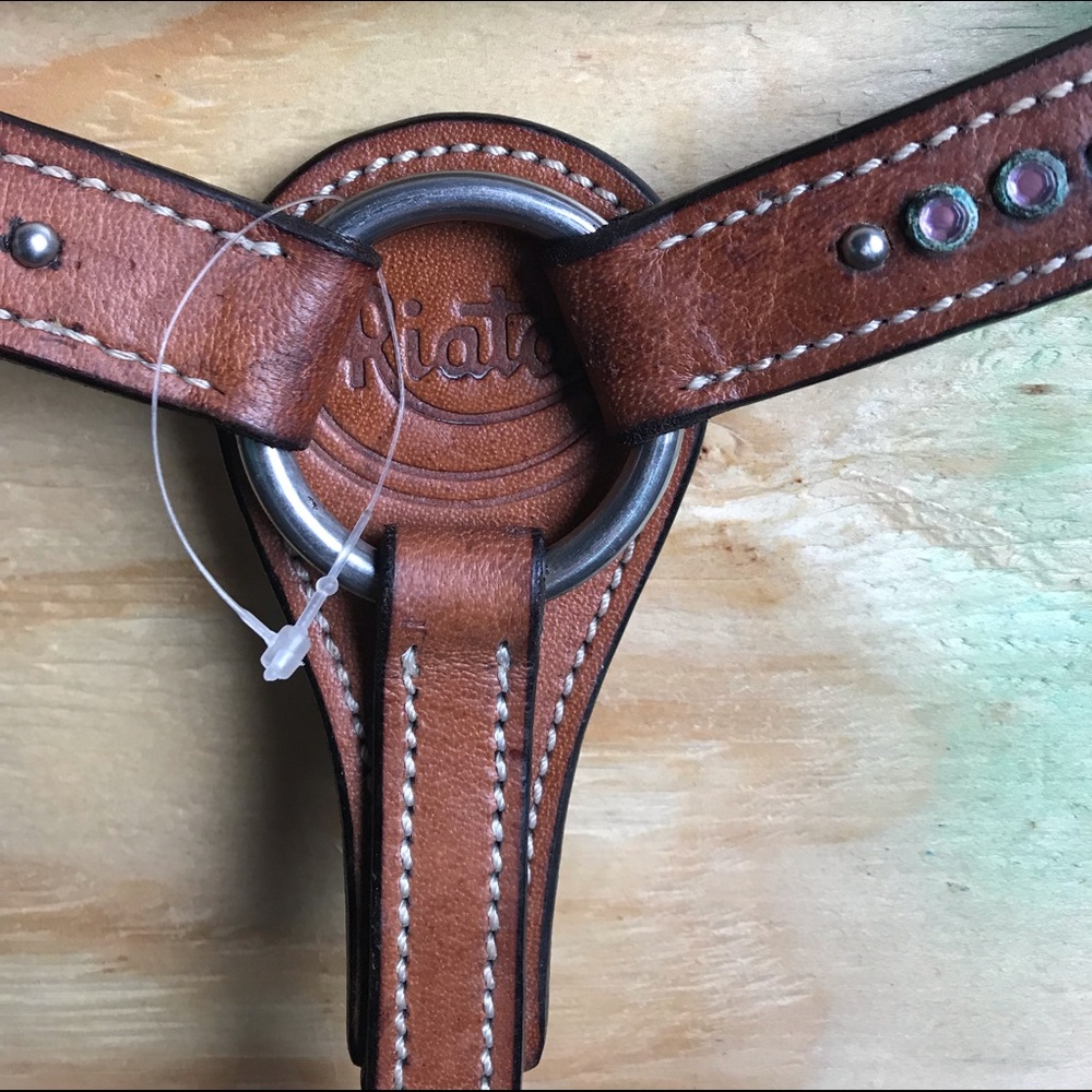 Purple breast collar